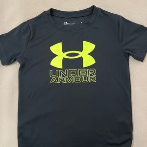 Under Armour Kids Black and Yellow Logo T-Shirt. Sz 6